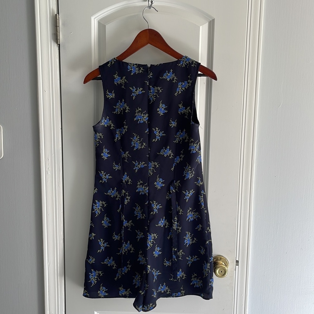 Express women’s dress - Picture 4 of 7